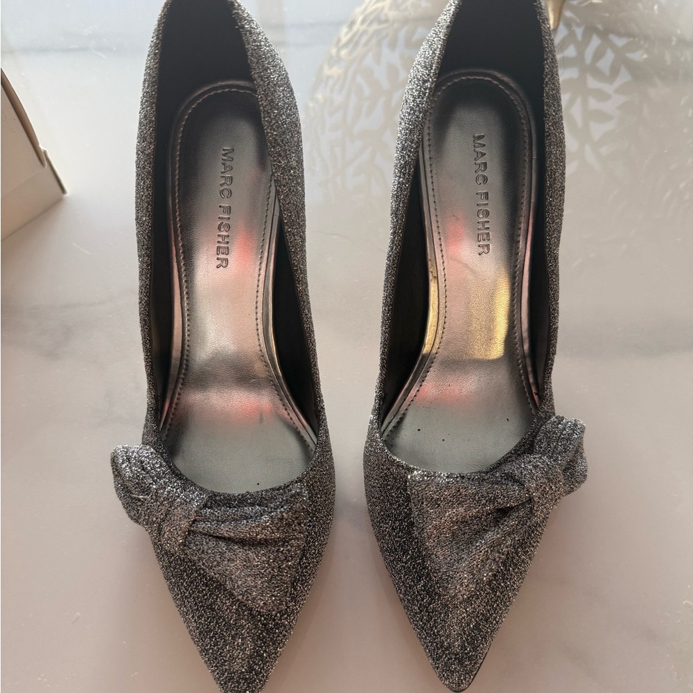 Elegant Silver Glitter Heels - Picture 4 of 6